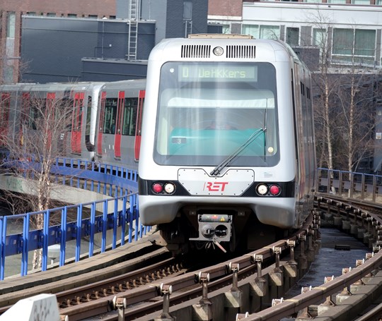 RET schrapt extra spitsritten metro per 26 oktober